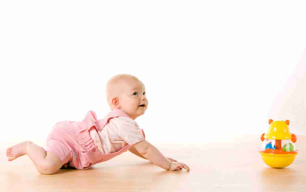 crawling age for baby